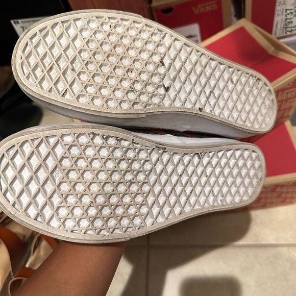 Women’s Vans - Picture 2 of 5
